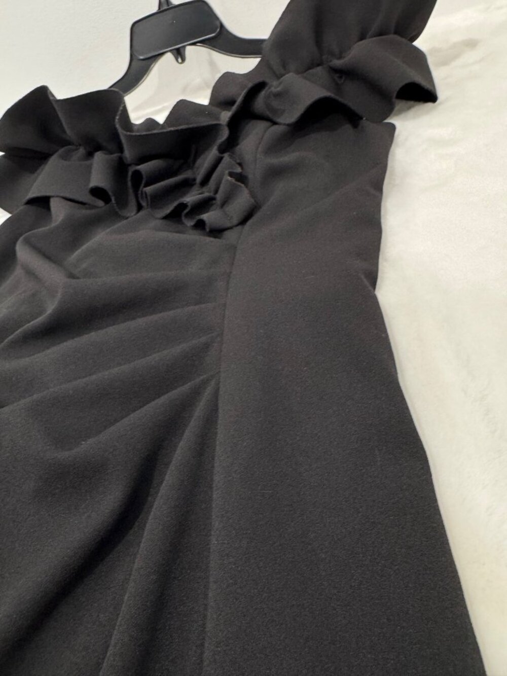 New XSCAPE Women's Size 10 Black Ruffle Off the Shoulder Ruched Gown - Picture 8 of 13